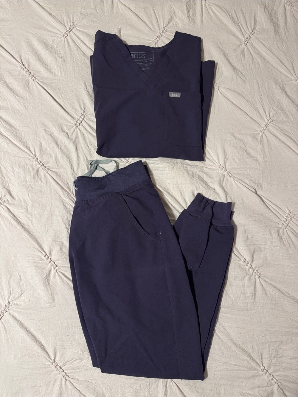 FIGS Women's Navy Scrub Top and Jogger Set